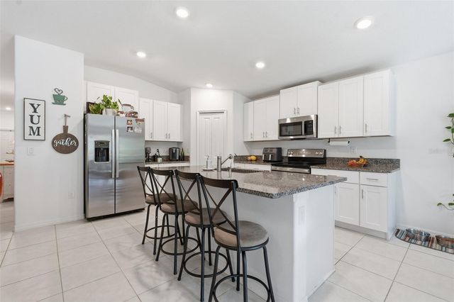 1681 RED LOOP, Lakeland, FL 33801