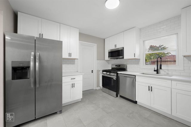 10854 Lyman Avenue, Chicago Ridge, IL 60415