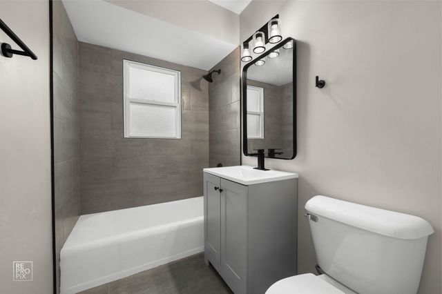 10854 Lyman Avenue, Chicago Ridge, IL 60415