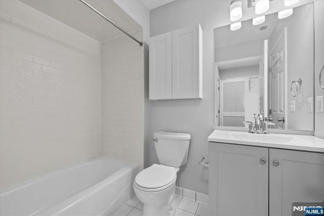 372 Cambridge Drive 372, Ramsey, NJ 07446