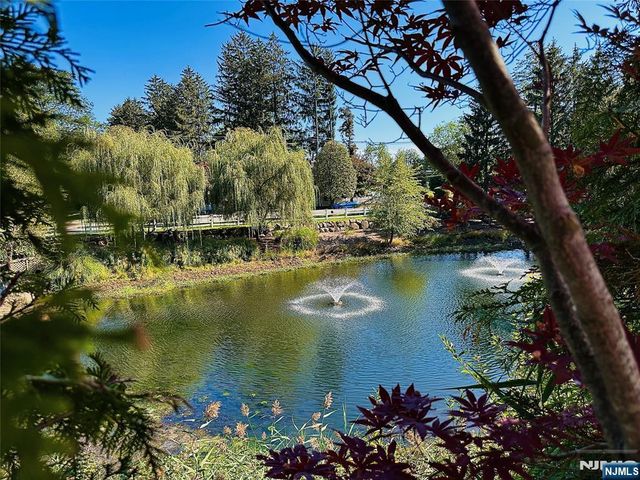 372 Cambridge Drive 372, Ramsey, NJ 07446