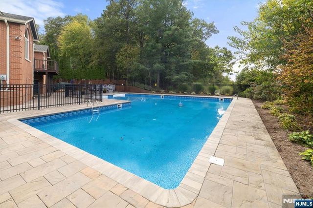 372 Cambridge Drive 372, Ramsey, NJ 07446