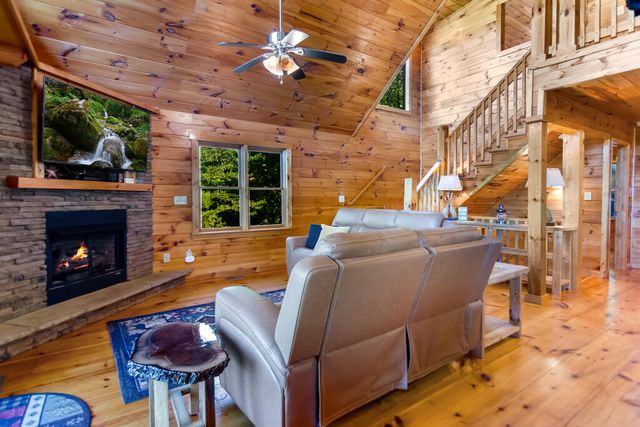 20 Locust Pointe Trail, Murphy, NC 28906