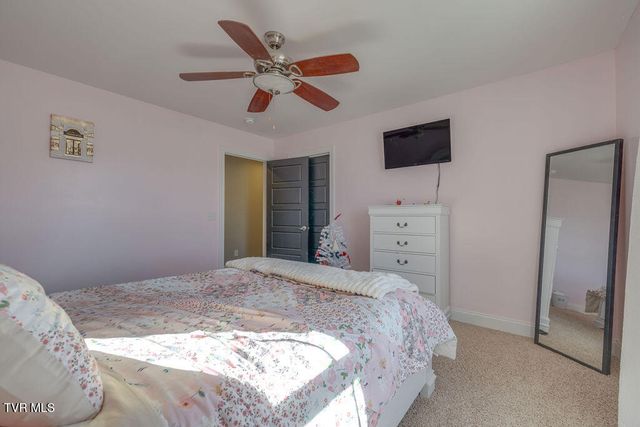 1024 Little Shadden Way, Gray, TN 37615