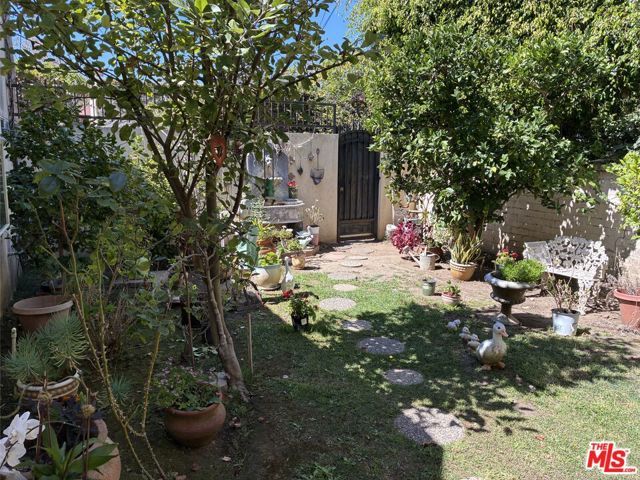 341 S Palm Drive Guesthouse, Beverly Hills, CA 90212