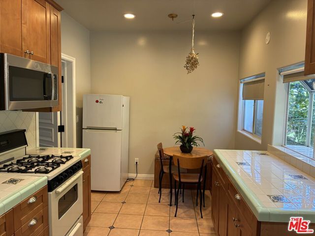 341 S Palm Drive Guesthouse, Beverly Hills, CA 90212