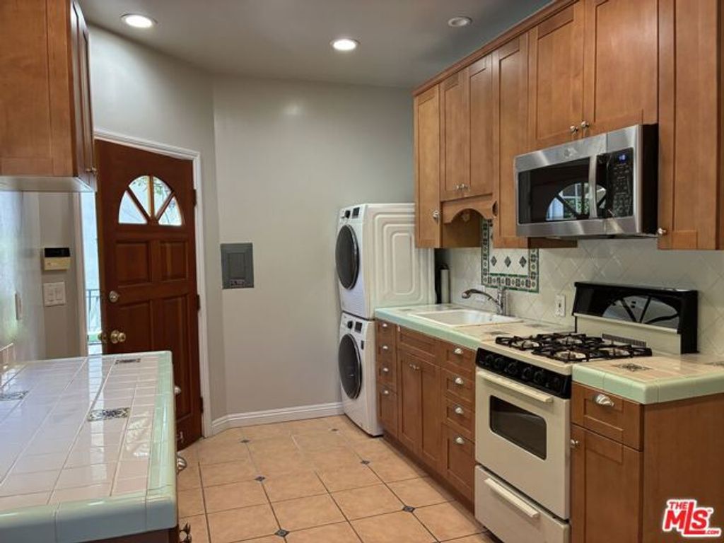 341 S Palm Drive Guesthouse, Beverly Hills, CA 90212