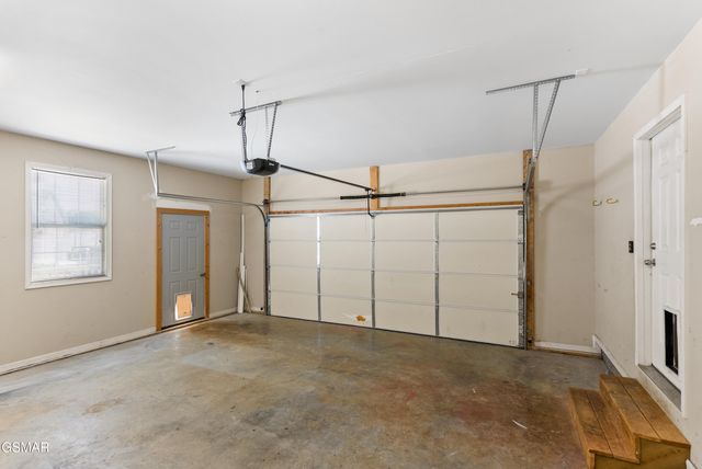 1514 Julia Allison Drive, Sevierville, TN 37876