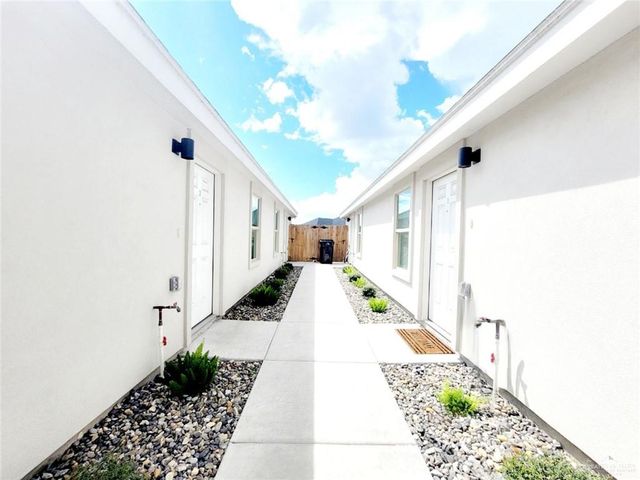 1424 Alta Vista Drive 2, Weslaco, TX 78596