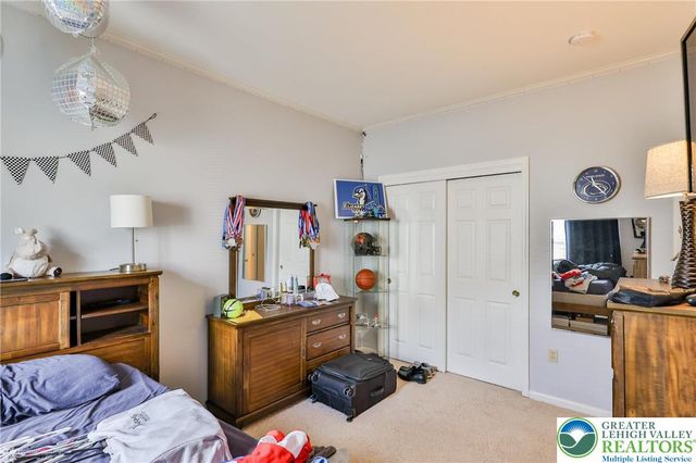 1360 Hennaberry Lane, Forks Twp, PA 18040