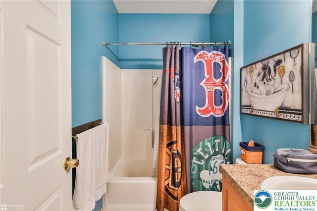 1360 Hennaberry Lane, Forks Twp, PA 18040