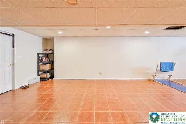 1360 Hennaberry Lane, Forks Twp, PA 18040