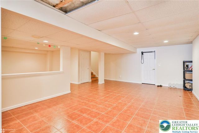 1360 Hennaberry Lane, Forks Twp, PA 18040