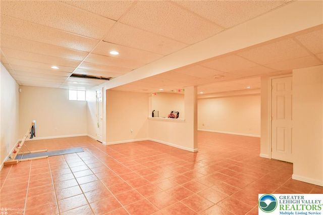 1360 Hennaberry Lane, Forks Twp, PA 18040