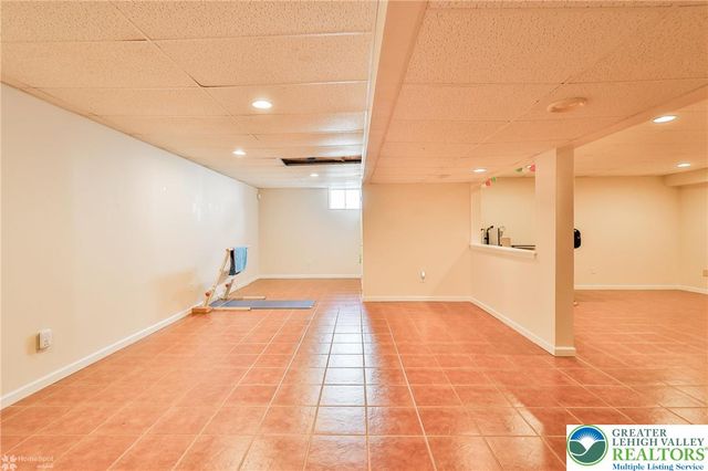 1360 Hennaberry Lane, Forks Twp, PA 18040