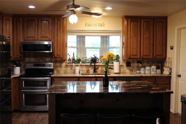 9612 West Highway 199, Poolville, TX 76487