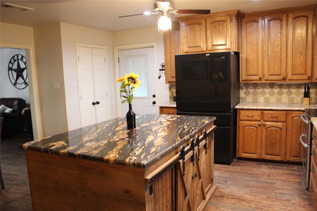 9612 West Highway 199, Poolville, TX 76487