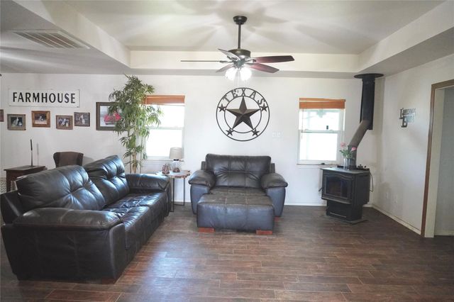 9612 West Highway 199, Poolville, TX 76487