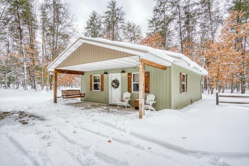 4813 W 48th Street, Pleasant Plains Twp, MI 49304