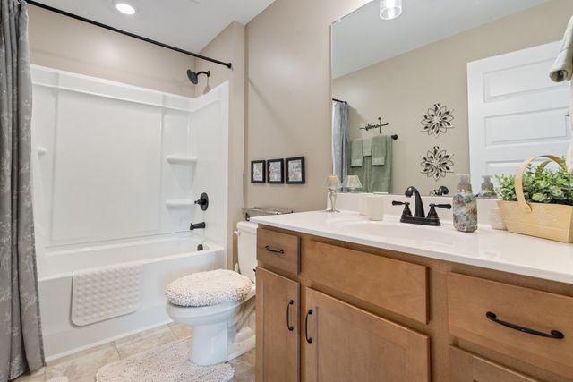 1386 Isaiah Dr, Clarksville, TN 37042
