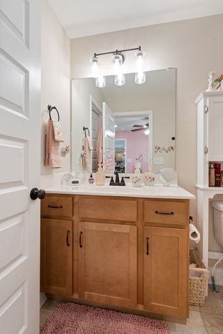 1386 Isaiah Dr, Clarksville, TN 37042