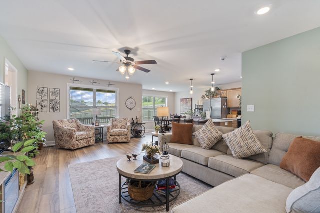 1386 Isaiah Dr, Clarksville, TN 37042