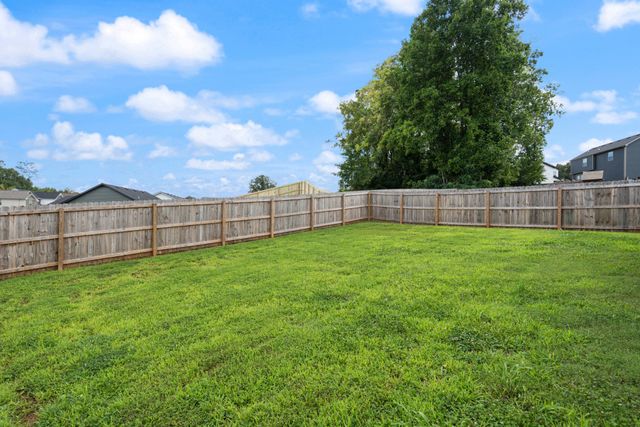 1386 Isaiah Dr, Clarksville, TN 37042