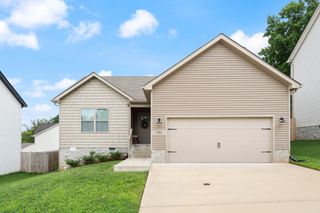 1386 Isaiah Dr, Clarksville, TN 37042