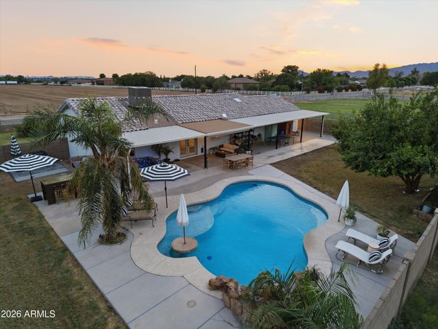 17624 W MARYLAND Avenue, Waddell, AZ 85355