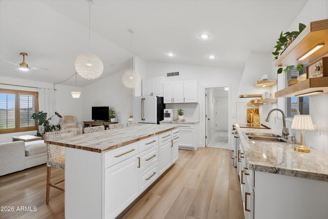 17624 W MARYLAND Avenue, Waddell, AZ 85355