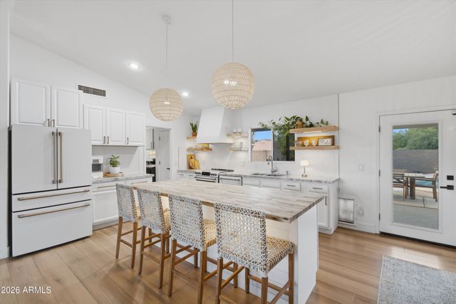 17624 W MARYLAND Avenue, Waddell, AZ 85355