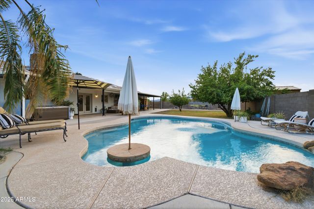 17624 W MARYLAND Avenue, Waddell, AZ 85355