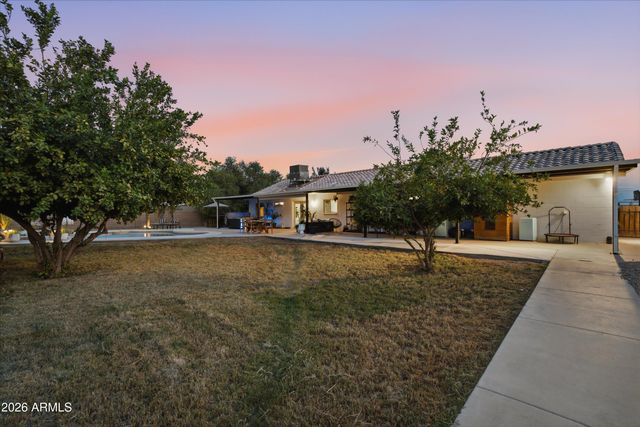 17624 W MARYLAND Avenue, Waddell, AZ 85355