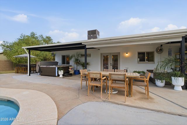 17624 W MARYLAND Avenue, Waddell, AZ 85355
