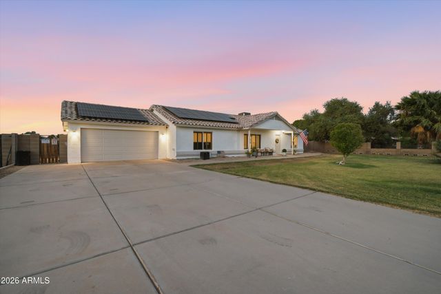 17624 W MARYLAND Avenue, Waddell, AZ 85355