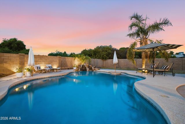 17624 W MARYLAND Avenue, Waddell, AZ 85355
