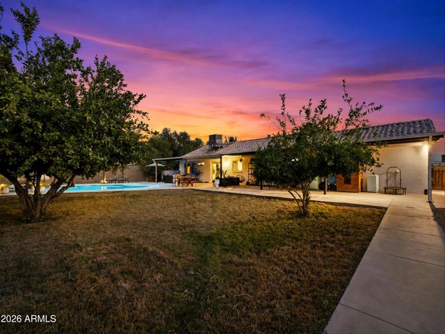 17624 W MARYLAND Avenue, Waddell, AZ 85355