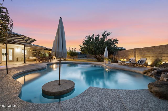 17624 W MARYLAND Avenue, Waddell, AZ 85355