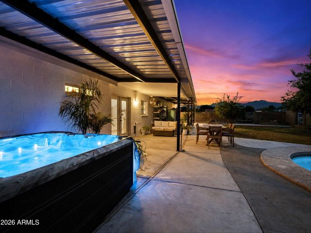17624 W MARYLAND Avenue, Waddell, AZ 85355