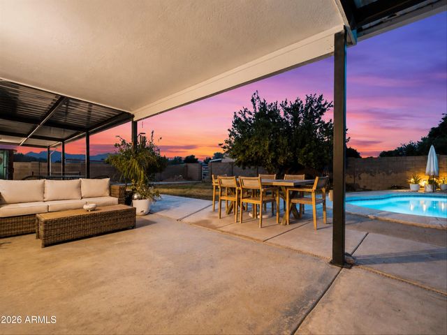 17624 W MARYLAND Avenue, Waddell, AZ 85355