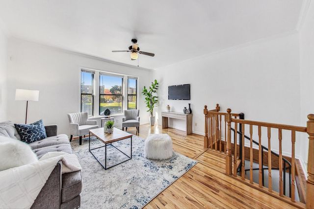 6209 S Dorchester Avenue 1, Chicago, IL 60637