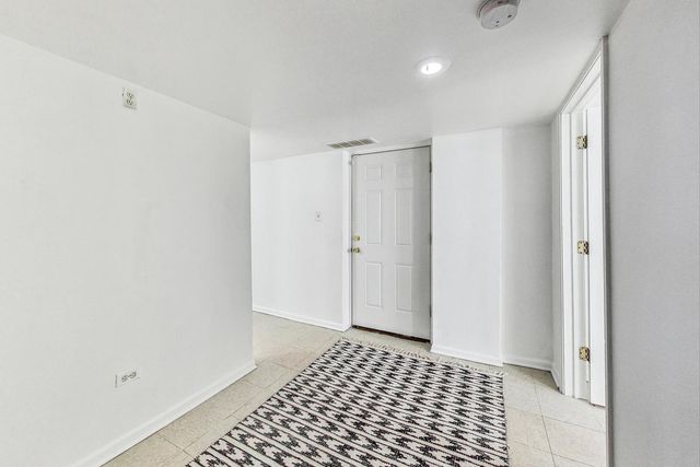 6209 S Dorchester Avenue 1, Chicago, IL 60637