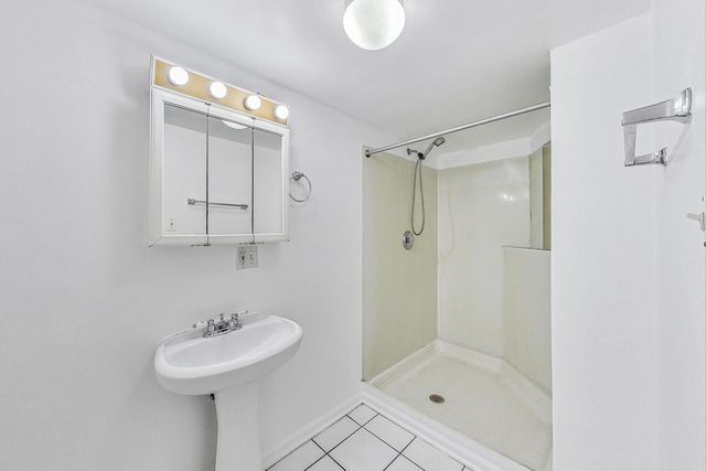 6209 S Dorchester Avenue 1, Chicago, IL 60637