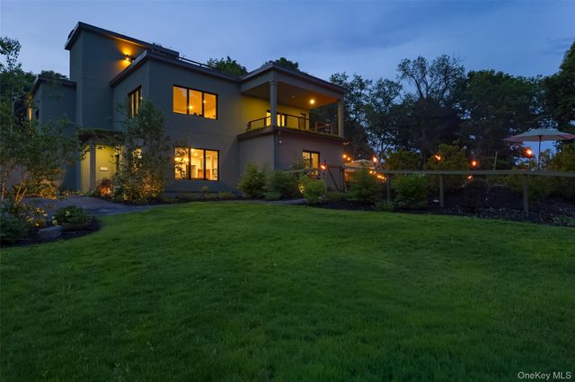 215 Smith Road, Poughkeepsie, NY 12603