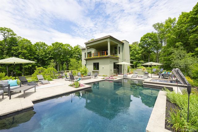 215 Smith Road, Poughkeepsie, NY 12603