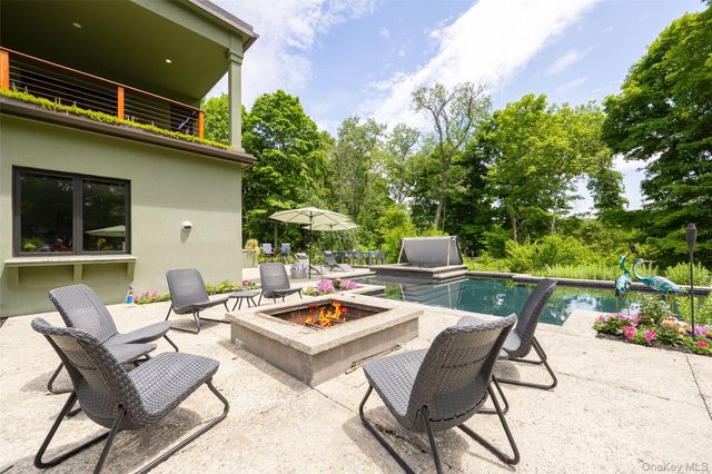215 Smith Road, Poughkeepsie, NY 12603