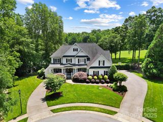19946 River Falls Drive, Davidson, NC 28036