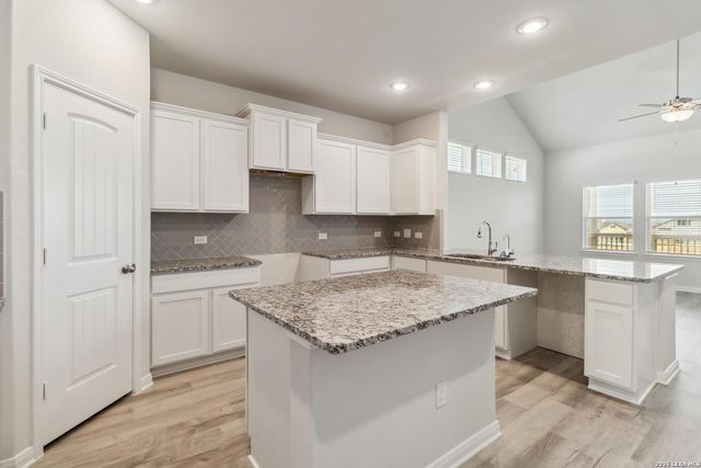 121 Alyssa Cove, San Antonio, TX 78253