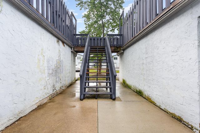 711 Cherry Hollow Road, A, Columbus, OH 43228