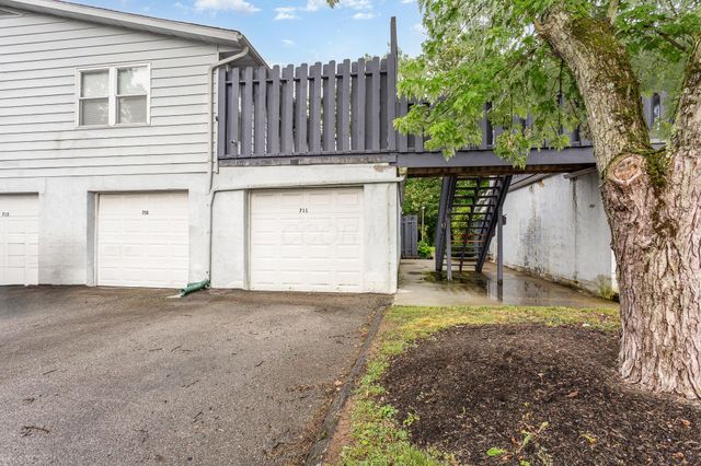 711 Cherry Hollow Road, A, Columbus, OH 43228